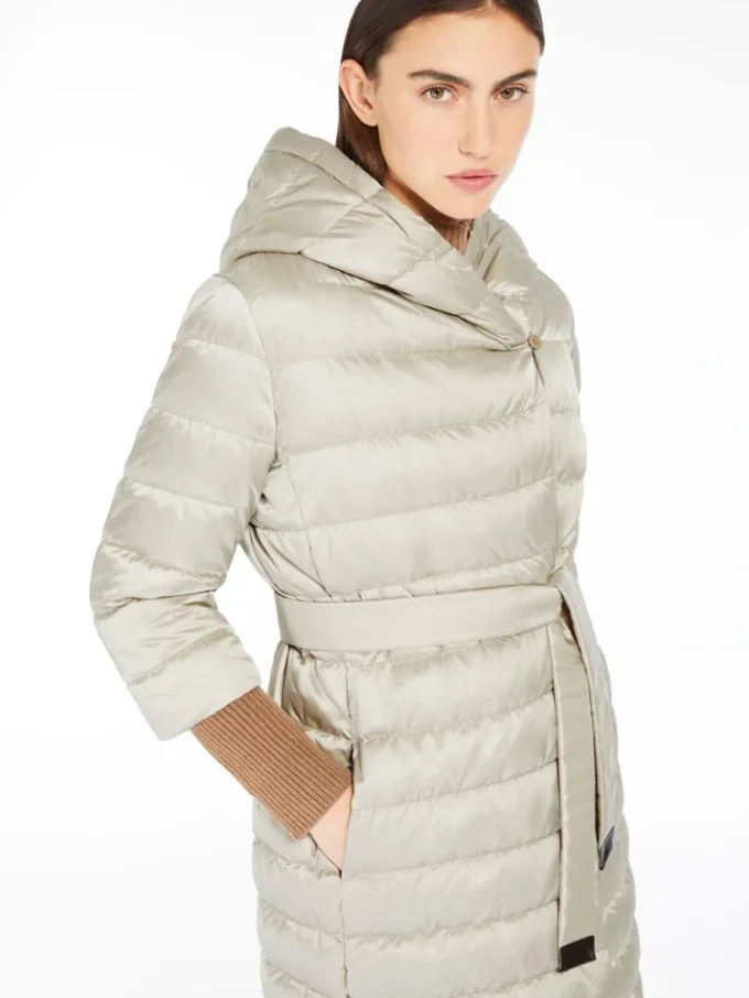 Chaqueta reversible de plumón en satén repelente al agua, ligera Chaqueta reversible de plumón en satén repelente al agua, ligera