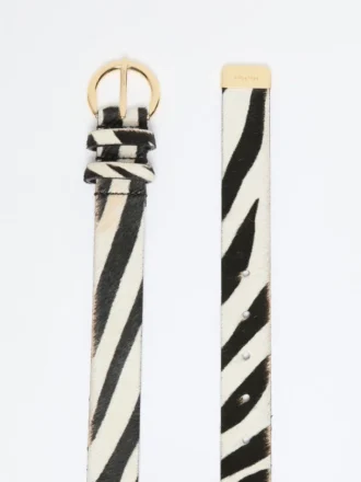 Cinturón de piel con estampado efecto pelo de potro, blanco