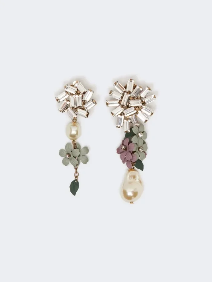 Conjunto con detalles de flores y cristales, dorado Conjunto con detalles de flores y cristales, dorado