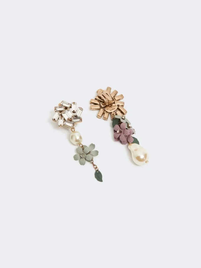 Conjunto con detalles de flores y cristales, dorado Conjunto con detalles de flores y cristales, dorado