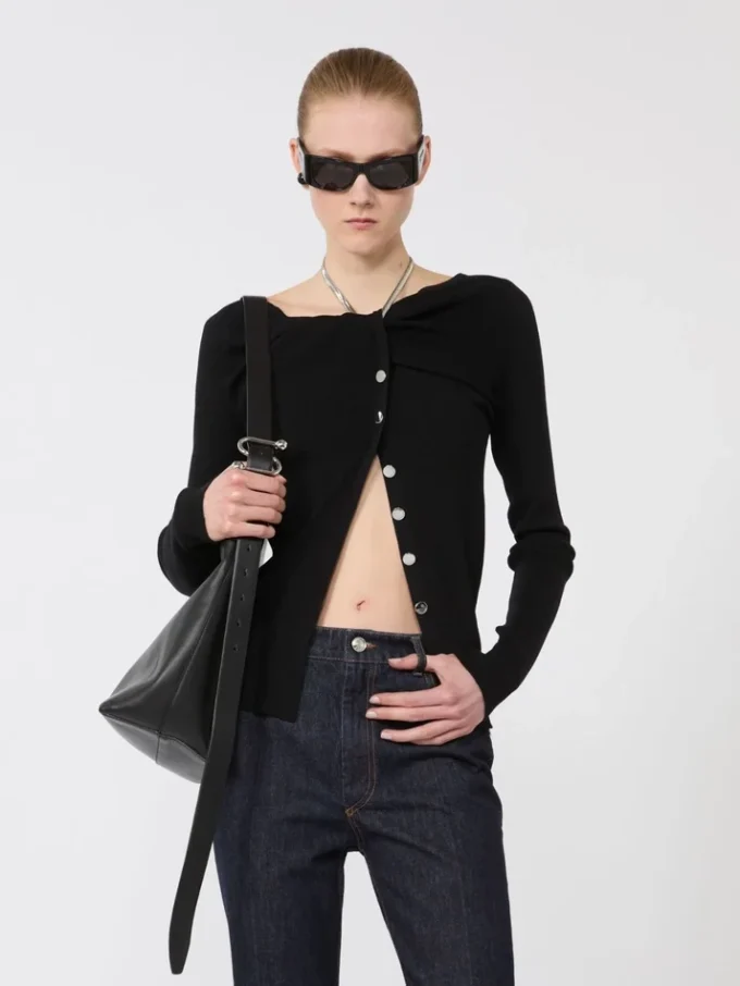 Cárdigan de lana con cadena, negro Cárdigan de lana con cadena, negro