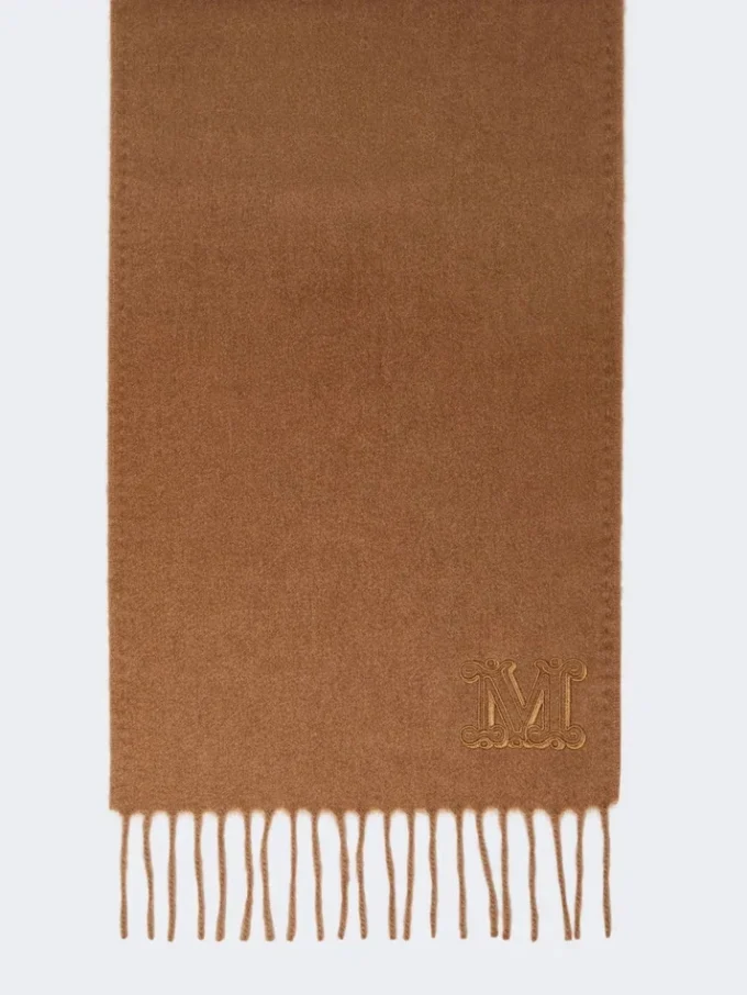 Estola de color camel con monograma bordado, camel Estola de color camel con monograma bordado, camel