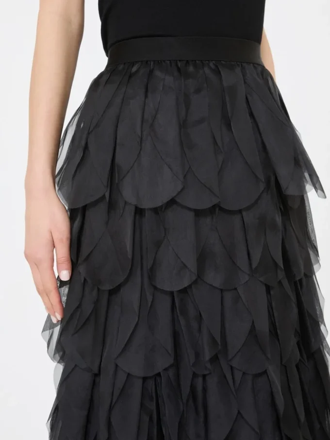 Falda larga con pétalos de organza de seda, negra Falda larga con pétalos de organza de seda, negra