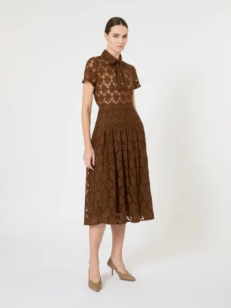 Falda midi de encaje, color chocolate