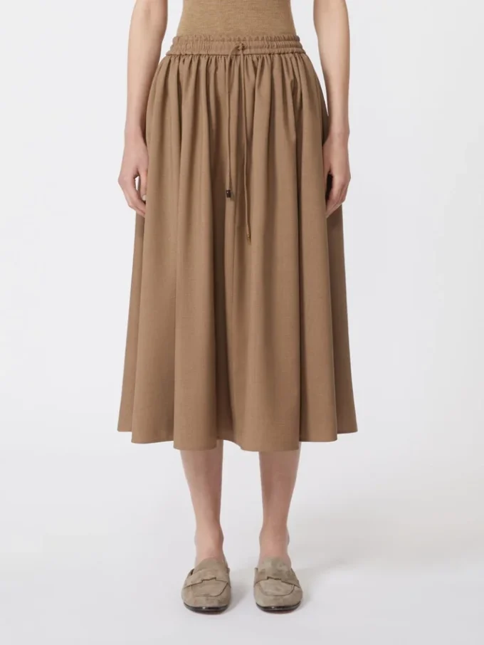 Falda midi de tejido de lana, color avellana Falda midi de tejido de lana, color avellana