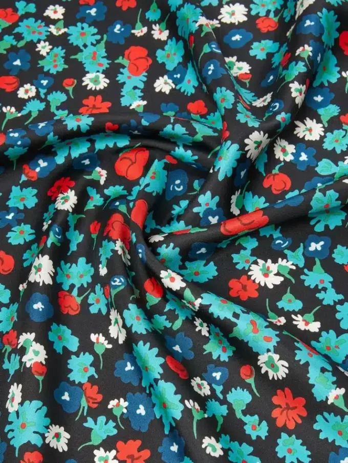 Fular de sarga de seda estampado, color marfil Fular de sarga de seda estampado, color marfil