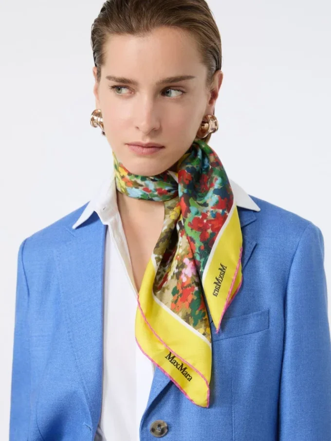 Fular de seda estampado, amarillo pálido Fular de seda estampado, amarillo pálido