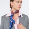 Fular de seda estampado, azul medianoche Fular de seda estampado, azul medianoche