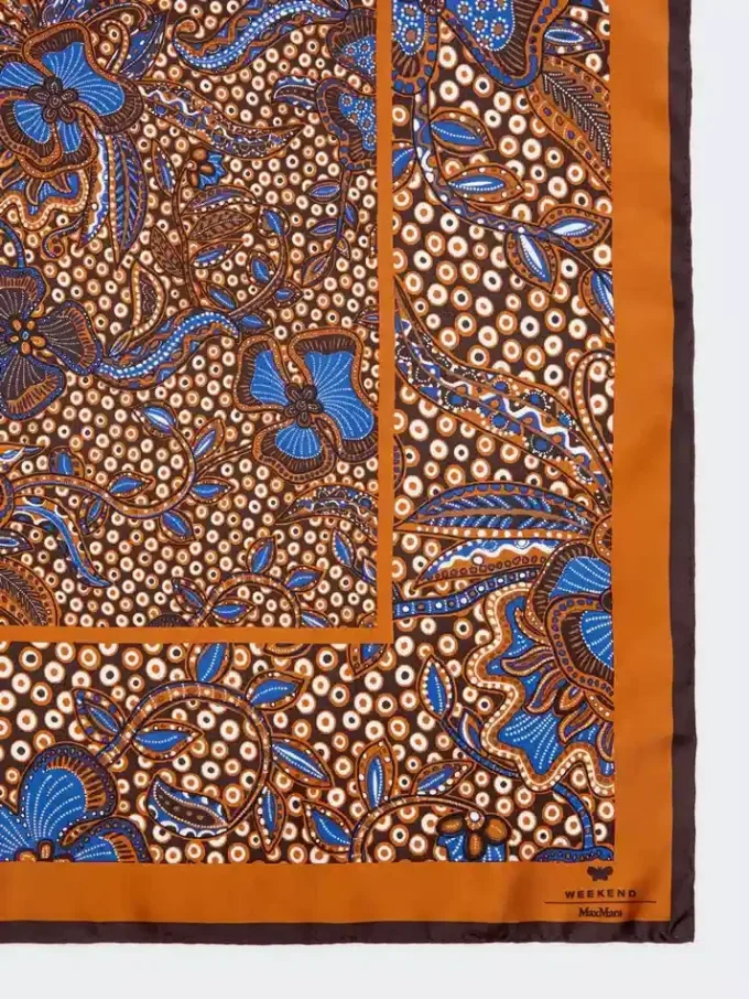 Fular de seda estampado, marrón avellana Fular de seda estampado, marrón avellana