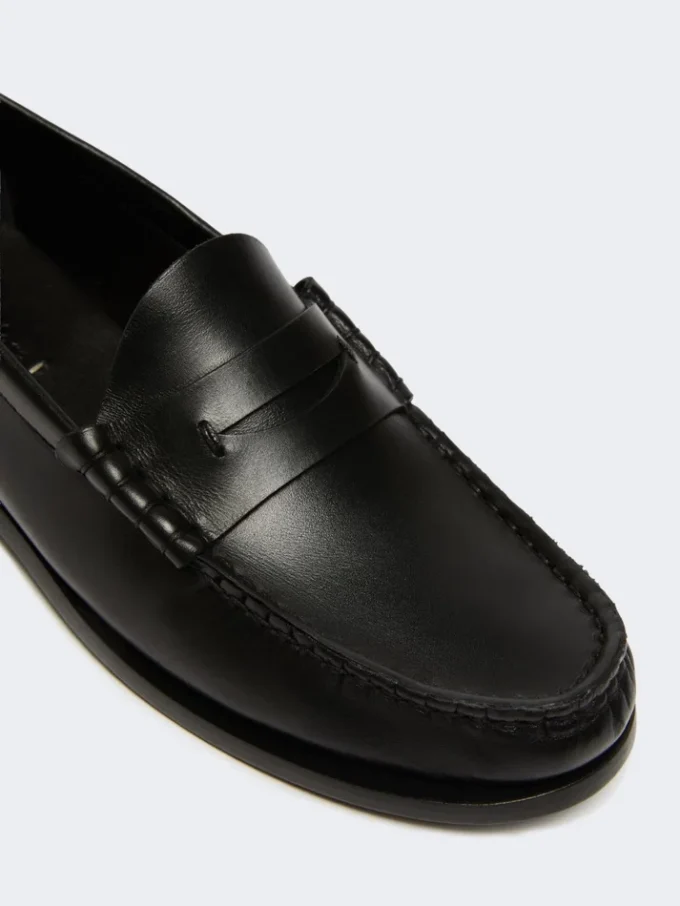 Mocasines clásicos de piel, negros Mocasines clásicos de piel, negros