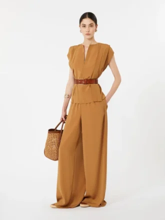– Pantalones anchos de satén reverso, color caramelo