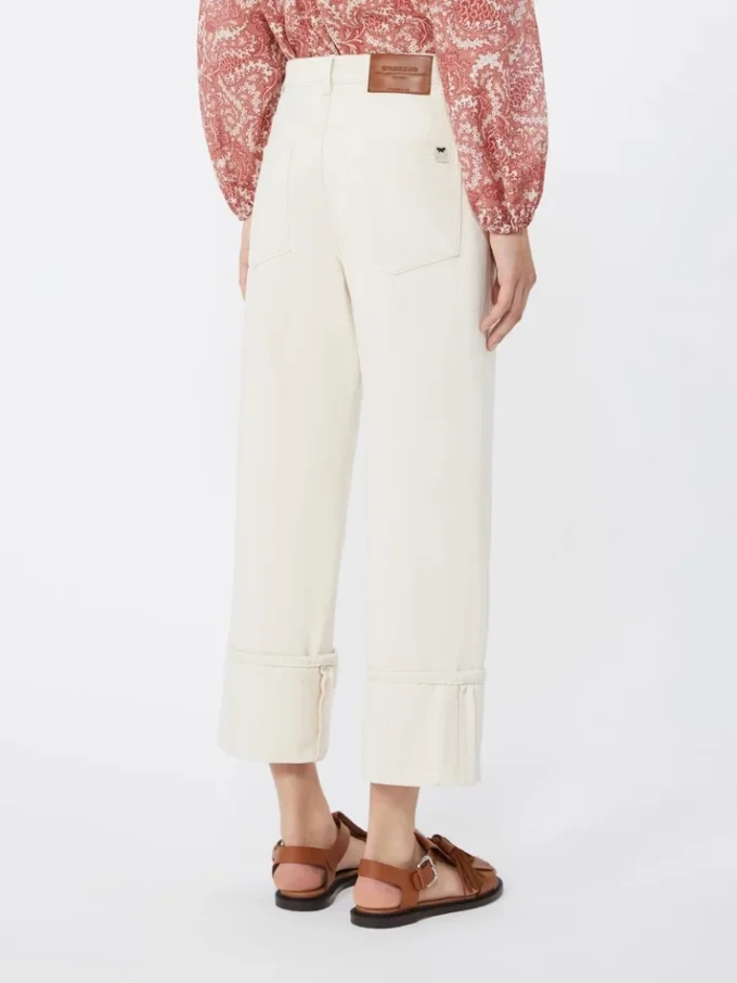 Pantalones de algodón con vuelta en los bajos, color crudo Pantalones de algodón con vuelta en los bajos, color crudo