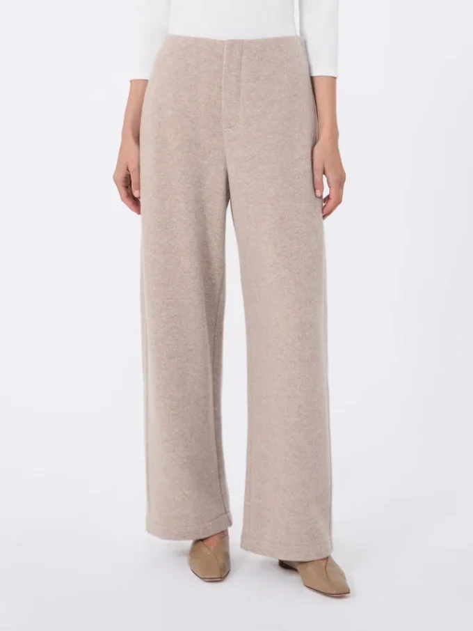 Pantalones de cachemira y forro polar de lana, color beige Pantalones de cachemira y forro polar de lana, color beige