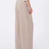 Pantalones de cachemira y forro polar de lana, color beige Pantalones de cachemira y forro polar de lana, color beige