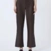 Pantalones de corte ajustado en tejido recubierto, color chocolate Pantalones de corte ajustado en tejido recubierto, color chocolate