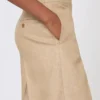 Pantalones de corte recto en lino de tejido trenzado, color camel Pantalones de corte recto en lino de tejido trenzado, color camel