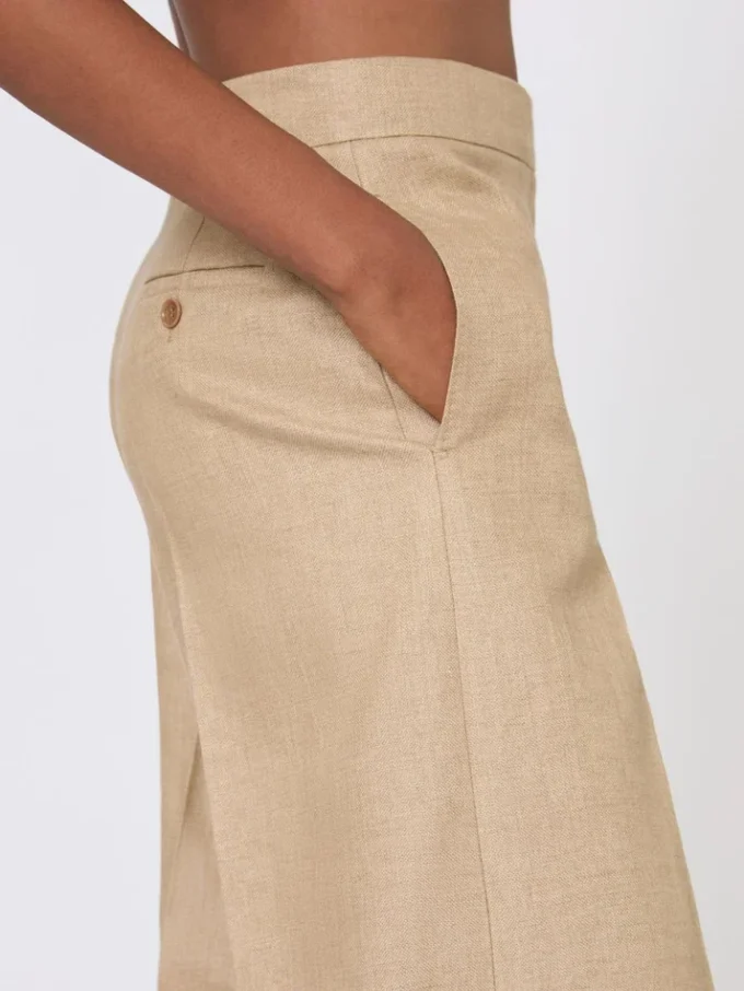 Pantalones de corte recto en lino de tejido trenzado, color camel Pantalones de corte recto en lino de tejido trenzado, color camel