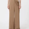 Pantalones de tela de lana elástica, color avellana Pantalones de tela de lana elástica, color avellana