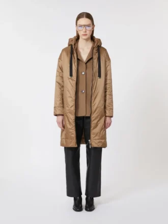 Parka acolchada de lona repelente al agua, color camel Parka acolchada de lona repelente al agua, color camel