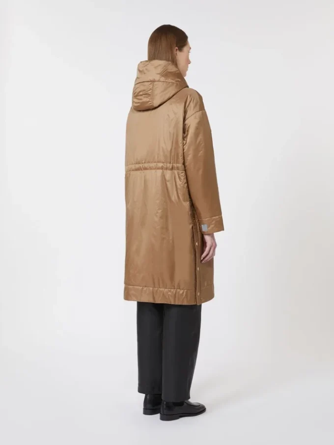Parka acolchada de lona repelente al agua, color camel Parka acolchada de lona repelente al agua, color camel