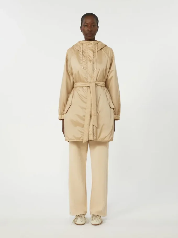 Parka acolchada reversible en lona repelente al agua, color beige Parka acolchada reversible en lona repelente al agua, color beige