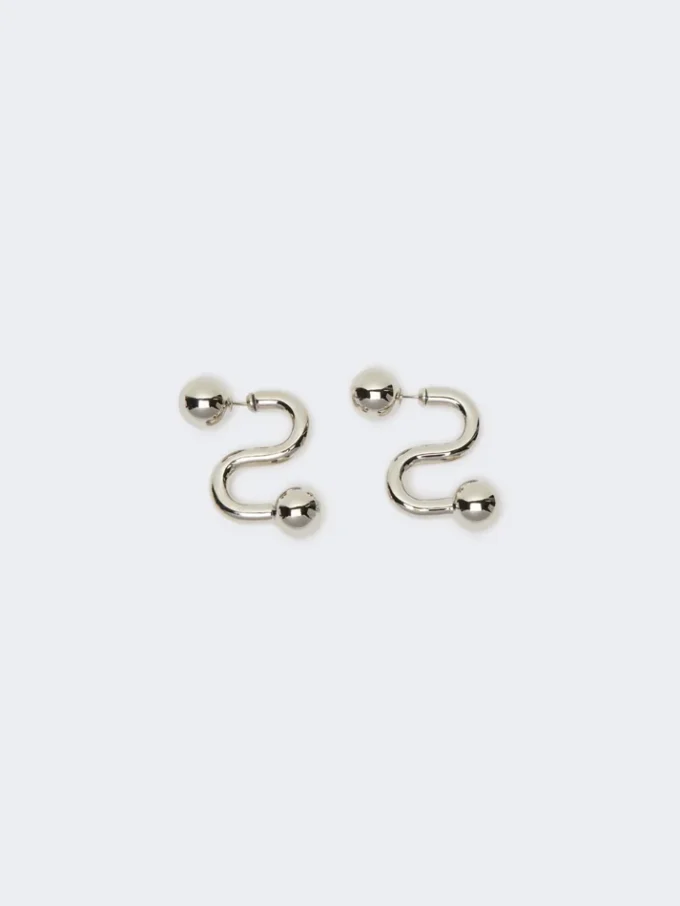 Pendientes metálicos, plateados Pendientes metálicos, plateados