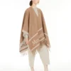 Poncho de lana jacquard, color camel Poncho de lana jacquard, color camel