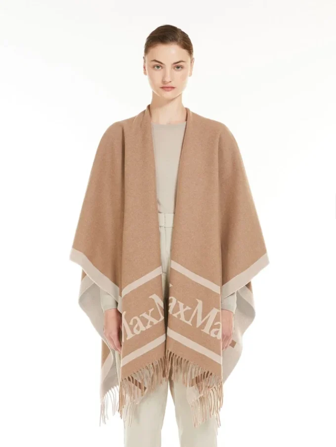 Poncho de lana jacquard, color camel Poncho de lana jacquard, color camel