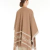 Poncho de lana jacquard, color camel Poncho de lana jacquard, color camel