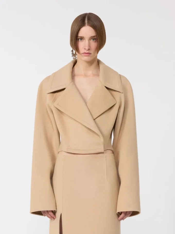 Prenda exterior corta de Pure Wool, color caramelo Prenda exterior corta de Pure Wool, color caramelo