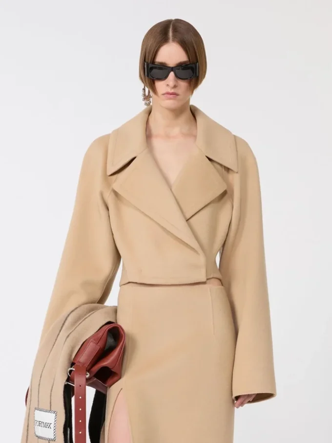 Prenda exterior corta de Pure Wool, color caramelo Prenda exterior corta de Pure Wool, color caramelo