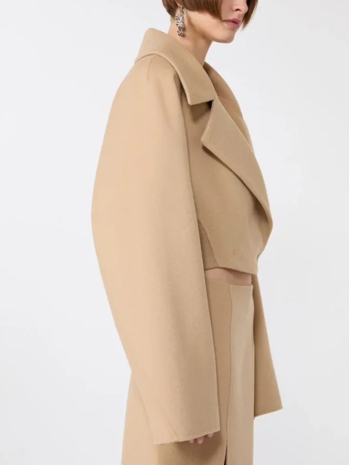 Prenda exterior corta de Pure Wool, color caramelo Prenda exterior corta de Pure Wool, color caramelo