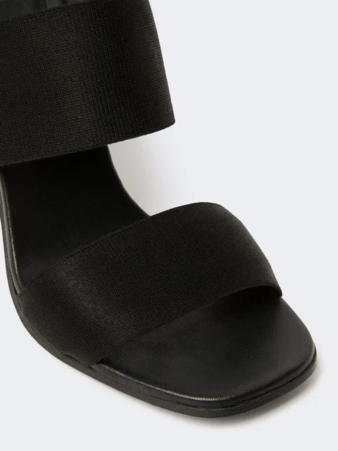 Sandalias de piel de becerro y tejido elástico, negras Sandalias de piel de becerro y tejido elástico, negras