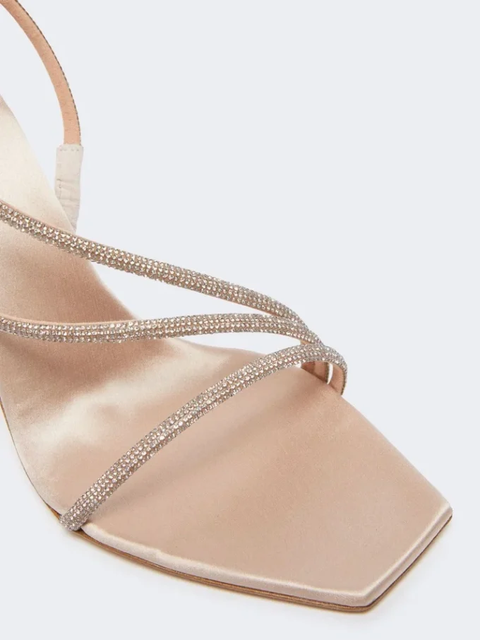 Sandalias de satén y cristal, color nude Sandalias de satén y cristal, color nude