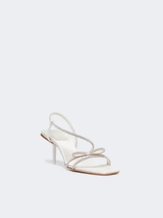 Sandalias de satén y pedrería, color marfil