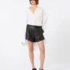 Sobrecamiseta con detalle plisado, blanco óptico Sobrecamiseta con detalle plisado, blanco óptico