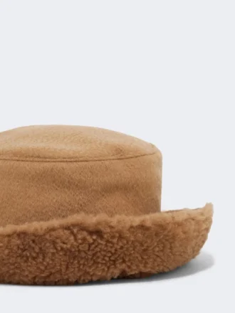 Sombrero cloche reversible de tejido camel y peluche, color camel