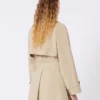 Trench corto de lona repelente al agua, color beige Trench corto de lona repelente al agua, color beige