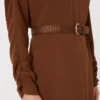 Vestido acampanado de cady, color chocolate