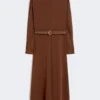 Vestido acampanado de cady, color chocolate