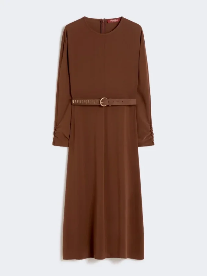 Vestido acampanado de cady, color chocolate