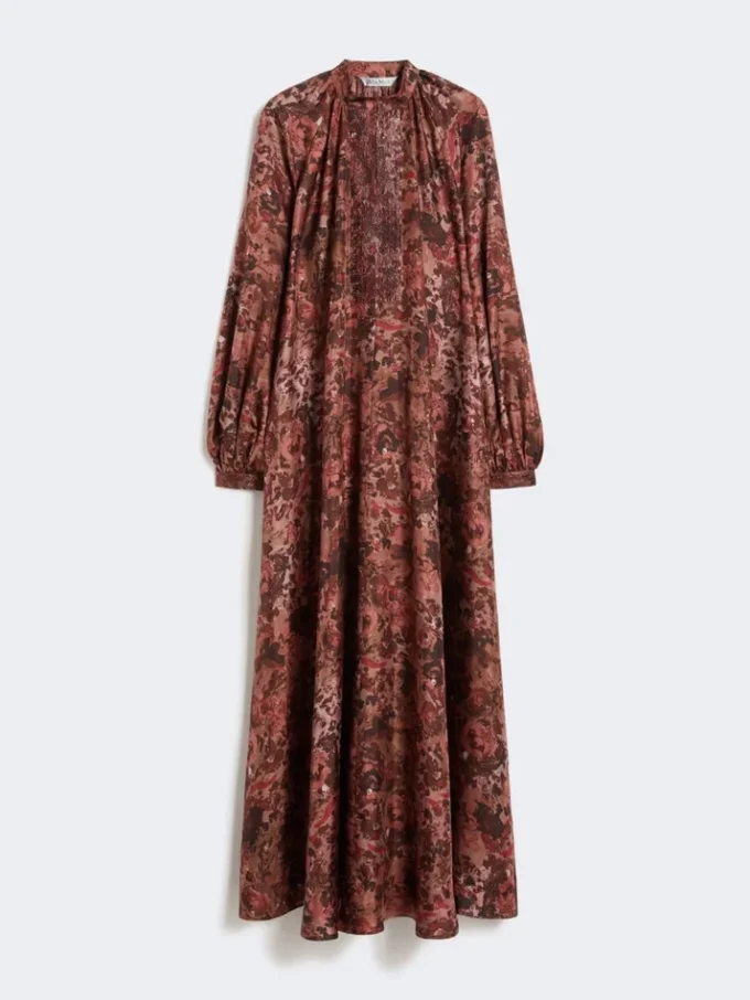 Vestido acampanado de seda estampada, color burdeos