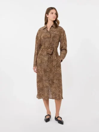 Vestido camisero de crepé de China de seda estampado, color camel