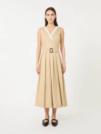 Vestido de gabardina repelente al agua, color beige
