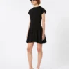 Vestido de punto, entallado en la cintura, negro Vestido de punto, entallado en la cintura, negro