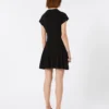 Vestido de punto, entallado en la cintura, negro Vestido de punto, entallado en la cintura, negro