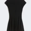Vestido de punto, entallado en la cintura, negro Vestido de punto, entallado en la cintura, negro