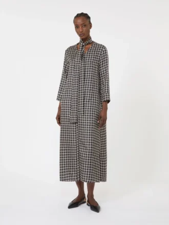 Vestido de seda estampado, negro