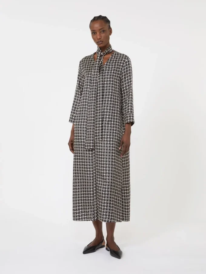 Vestido de seda estampado, negro