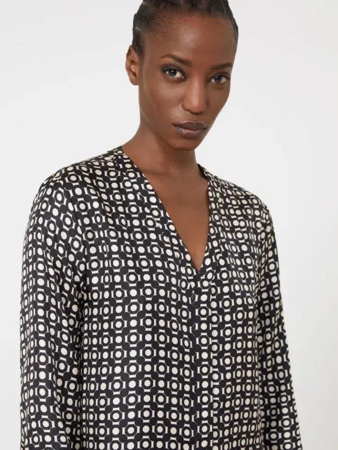 Vestido de seda estampado, negro